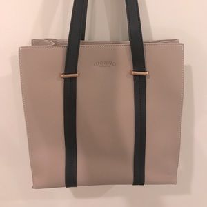 NWOT GIORNO CONTRASTING BEIGE AND BLACK TOTE BAG